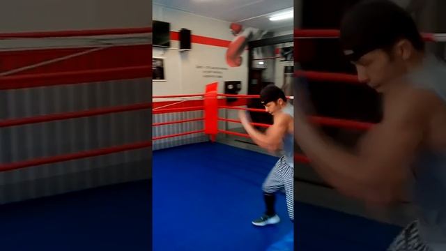 Тренировка Алишера день круговая Boxing смотреть онлайн