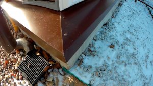 Монтаж отлива,зарезка наружнего угла отлива цоколя