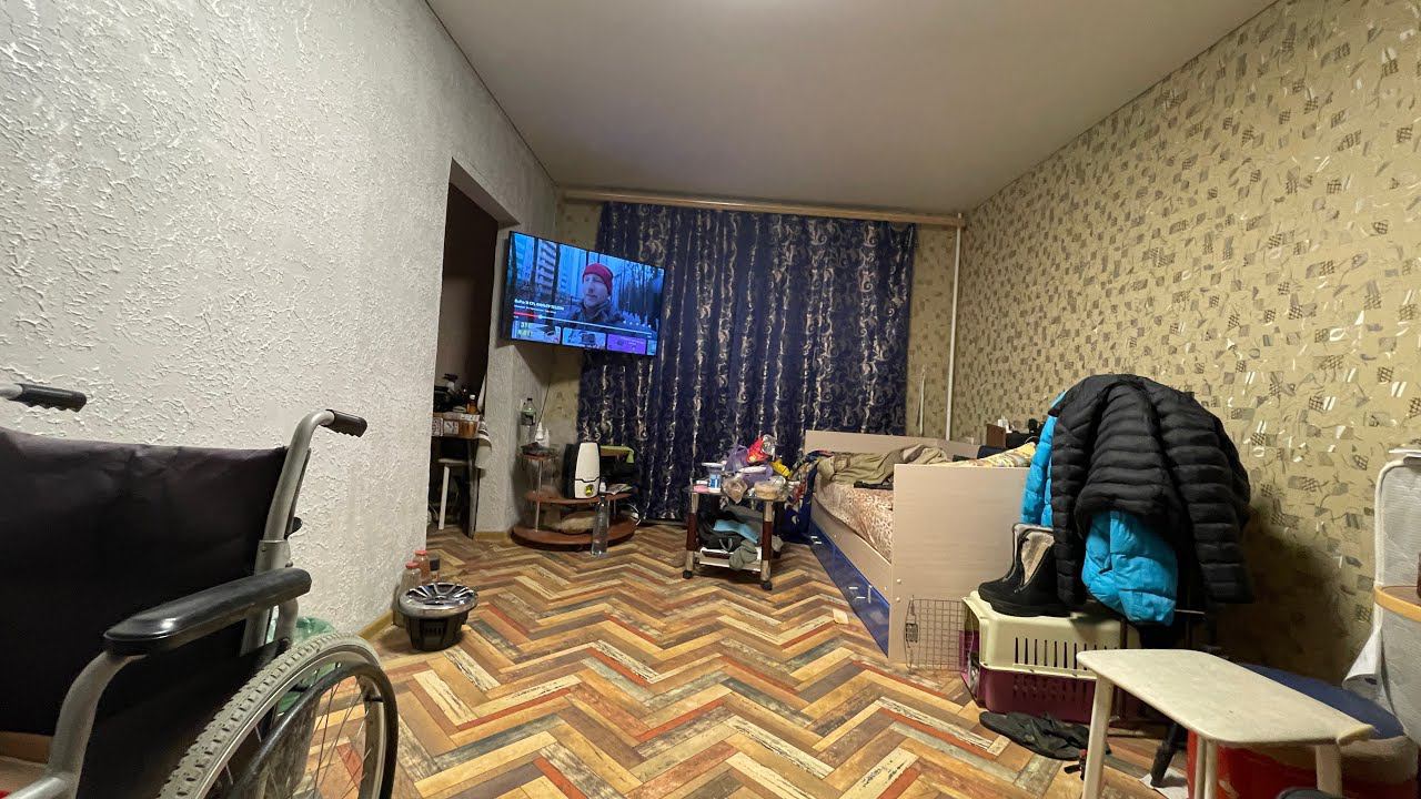 Очень много Добрых ЛЮДЕЙ в Одной квартире смотреть онлайн