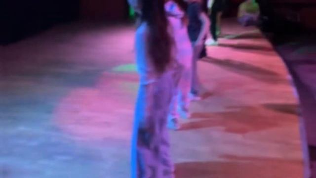 StepMania — весёлый робот-генератор танцевальных движений.