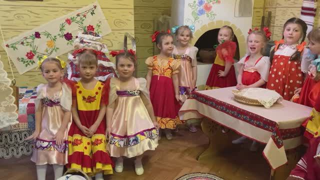 Русская народная песня "Было у матушки 12 дочерей" смотреть онлайн