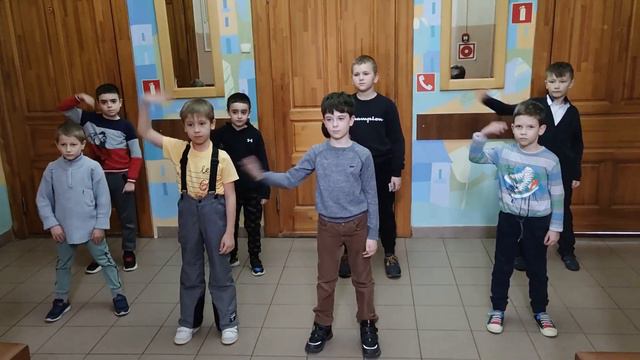 Поздравление Медиацентра ДЮЦ -ТВ и мужской половины ДЮЦ "На Комсомольской" с 8 марта смотреть онлайн