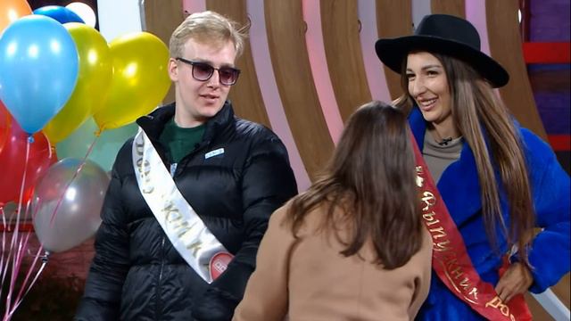 Яна Африкантова унизила Никиту Емеличева на лобном смотреть онлайн