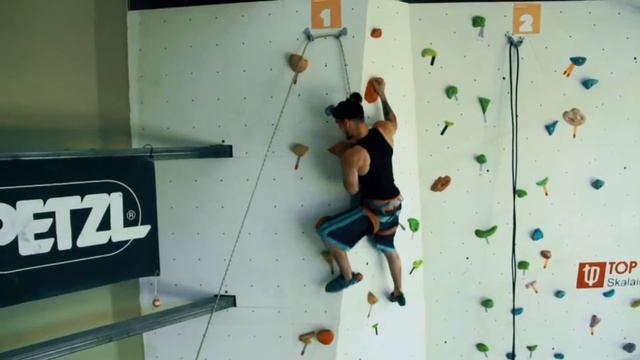 Скалодром для новичков | Как научиться лазать? смотреть онлайн