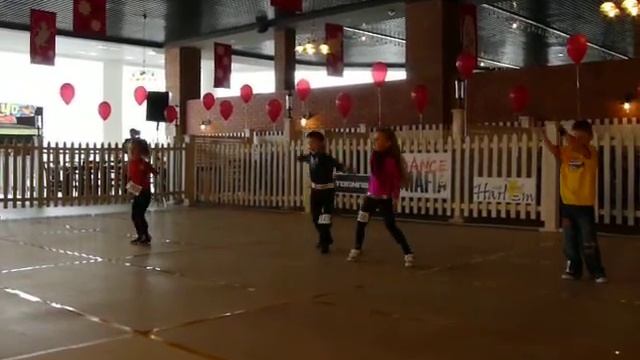 Tecktonik childs Odessa смотреть онлайн