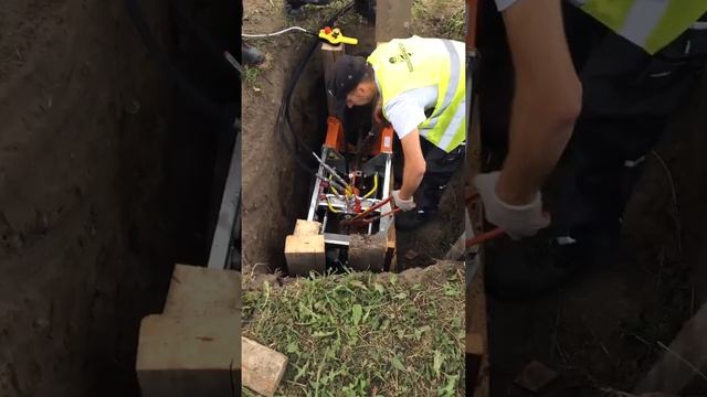 УМ-32 - мини-установка прокола грунта. Управляемый в плане и профиле прокол грунта, гнб. смотреть онлайн