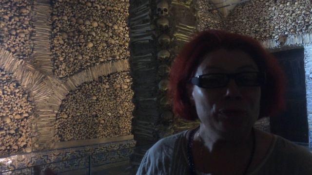 "МЫ, КОСТИ, КОТОРЫЕ НАХОДЯТСЯ ЗДЕСЬ, ЖДЕМ ВАС" смотреть онлайн