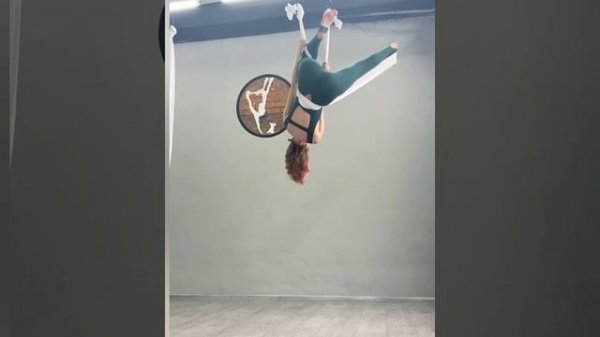 Акробатика на гамаке. Aerial Hammock Acrobatic. Аэройога