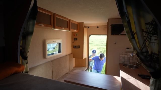 Обзор крутого автодома-кемпера в кузов пикапа от Hasky Camper смотреть онлайн