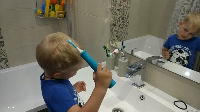 Детская зубная щетка Philips HX6322 смотреть онлайн