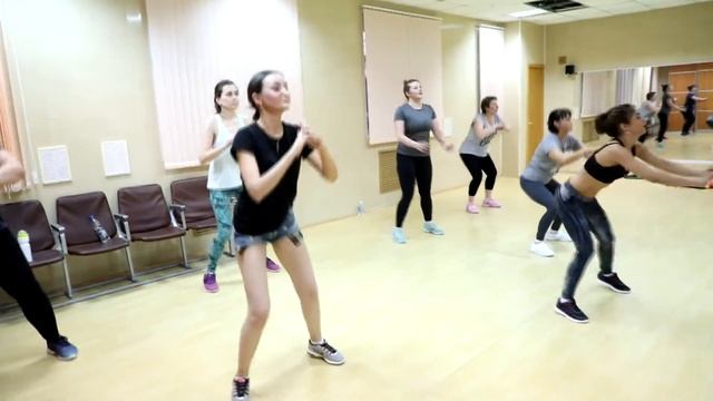 Zumba Fitness | Зумба - фитнес для девушек | Худеем вместе смотреть онлайн
