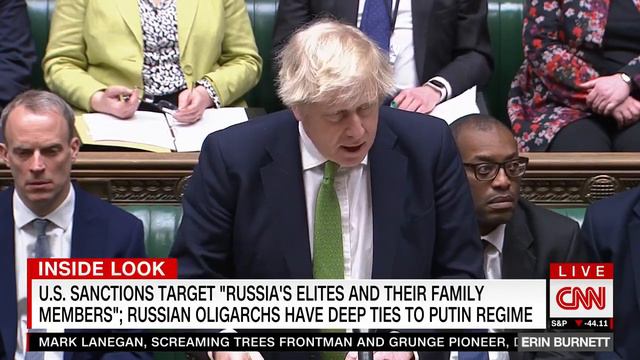 Tom Foreman profiles Russian oligarchs facing new U.S. sanctions смотреть онлайн
