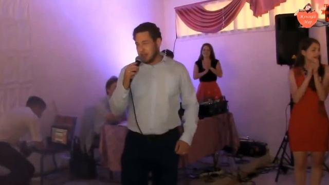 Песня на стихи Есенина... Исполняет милая девушка! смотреть онлайн