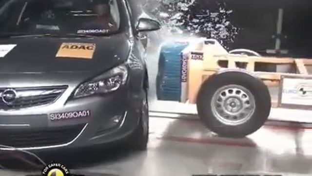 Opel Astra J Crash Test [Euro NCAP]