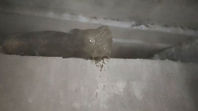 ВРЫВАЕМСЯ В ПОДЗЕМНУЮ РЕЧКУ|НАШЛИ ИСТОРИЧЕСКИЙ ТОННЕЛЬ смотреть онлайн