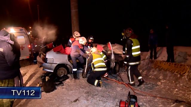 TV112 ВАЗ 2114 врезалась в столб на Маймаксанском шоссе в Архангельске смотреть онлайн