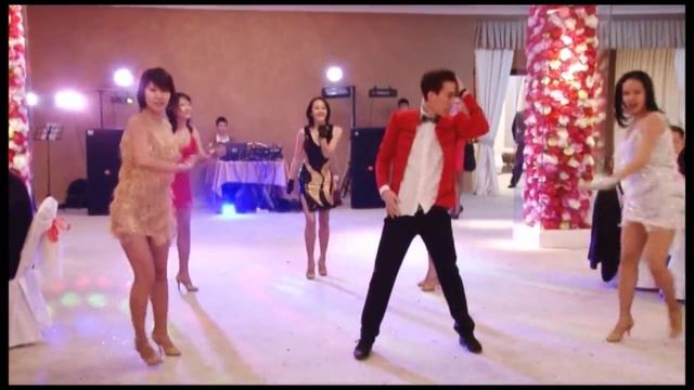 Ведущий Адам Гиль и шоу-балет ЛИРА. смотреть онлайн