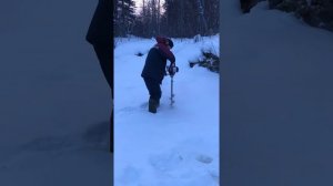 Бензодрель HITACHI DW25EF (мотобур) титановый шнек 150мм.Испытание на льду.