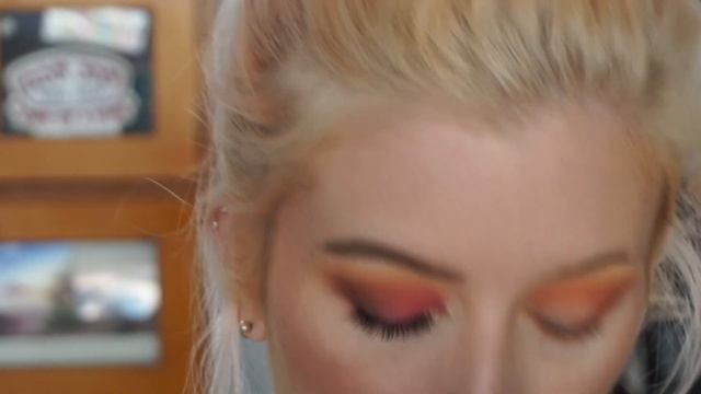 Pur Festival Palette | Glitter Inner Liner смотреть онлайн