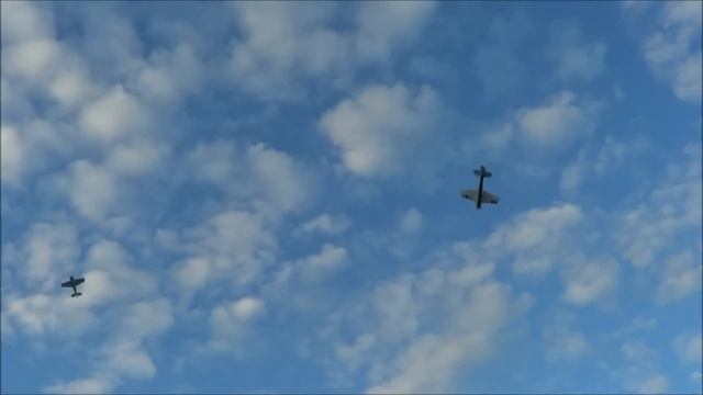 Воздушный бой на радиоуправляемых самолётах (Air fight by radio-controlled planes) смотреть онлайн