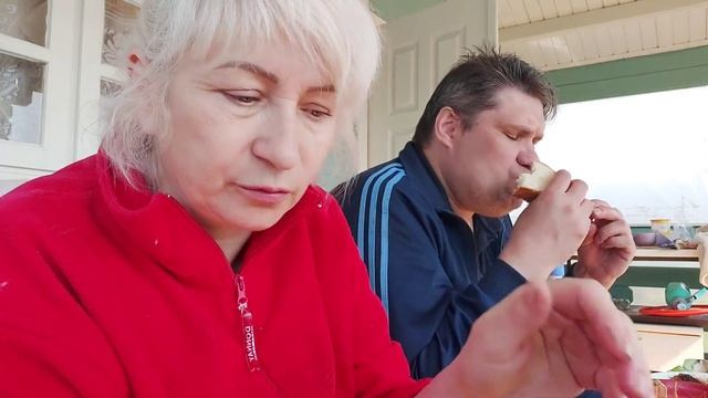 МУКБАНГ/ШАШЛЫК НА ДАЧЕ МММММ?????  ПОПАЛСЯ!??ЖЕНЯ ДАЖЕ И НЕ ПОНЯЛ ЧТО ЕГО СНИМАЕТ КАМЕРА?