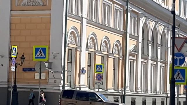 Прогулки по Москве. Биржевая площадь. Фонтан. смотреть онлайн
