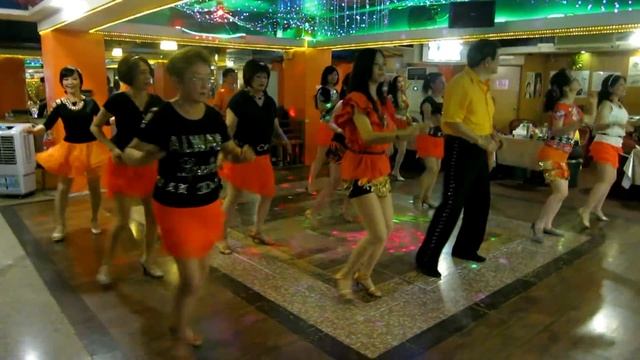 Despacito - Cumbia Line Dance(By Ira Weisburd) смотреть онлайн