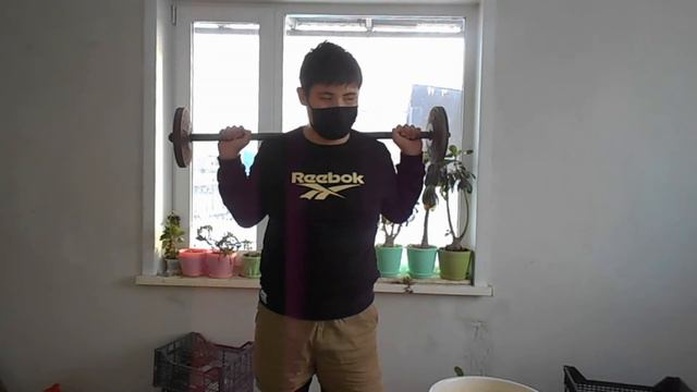 Побил рекорд по приседам 25 раз. смотреть онлайн