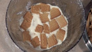 Торт из печенья без выпечки. Банановый торт рецепт.
