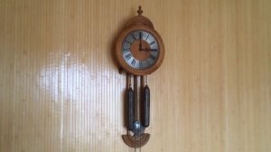 Настенные часы Hermle с маятником и боем