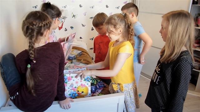 День рождения. Открываю подарки! смотреть онлайн