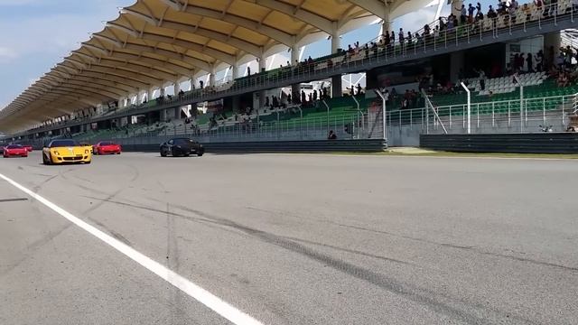 Ferrari Racing Days 2014, Sepang - Ferrari Parade (On Circuit) смотреть онлайн