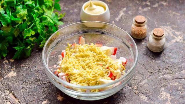 Салат Флагман с крабовыми палочками