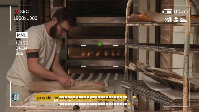 Замерзающим жильцам предложили купить пледы, а чиновникам-макронистам отключили ток смотреть онлайн