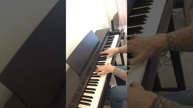 Chopin Waltz in C-sharp Minor by Steven Giles on the Kawai CN29 смотреть онлайн