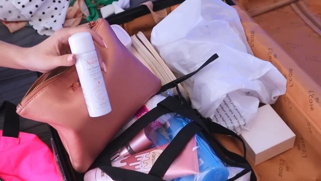 ЧТО В МОЕМ ЧЕМОДАНЕ? УЛЕТАЮ НА МОРЕ смотреть онлайн