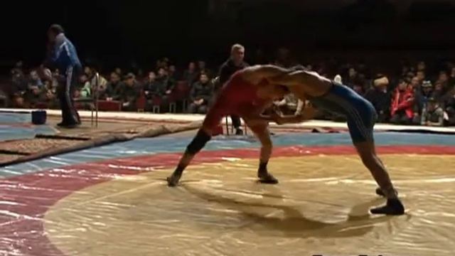 Вольная борьба. Чемпионат Кыргызстана-2017. 57 кг 1\4 Ислам Кенешов-Алмаз Сманбеков смотреть онлайн