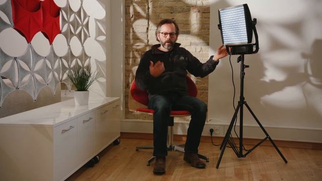 Filming with the Litepanels Astra 1x1 Bi Color смотреть онлайн