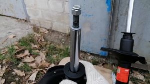 Передние амортизаторы Nissan X-trail T30