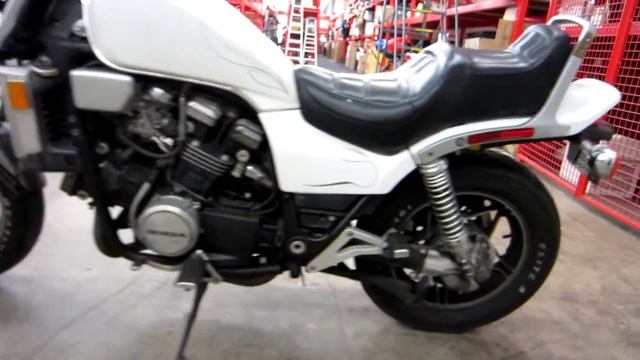 1983 HONDA VF 1100 C Magna V65 White Sport Motorcycle - Start & Run смотреть онлайн