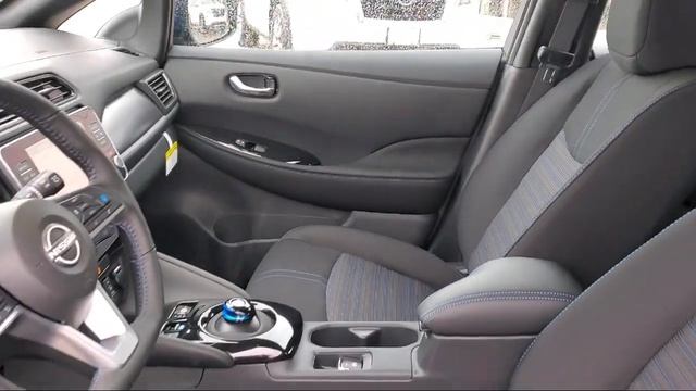2023 Nissan Leaf SV Plus Hatchback Eden Prairie смотреть онлайн