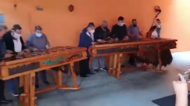 Chapinlandia Marimba ensayando смотреть онлайн