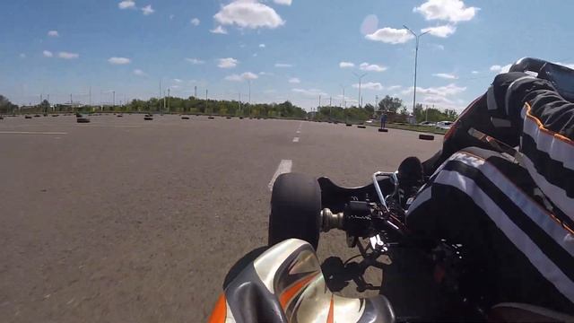 Картинг клас КЗ-2.Гран При Костанай 08.08.21.Авария и полёт камеры. 220 км/ч смотреть онлайн