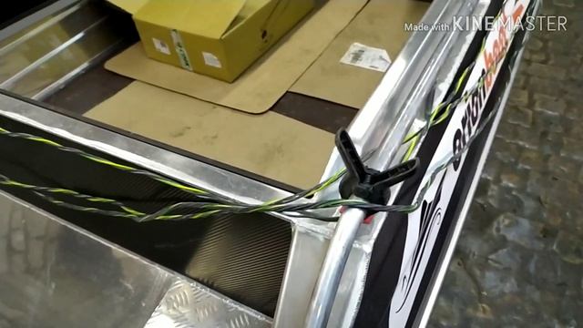 Как сделать электропроводку в лодке?