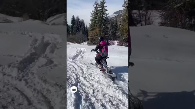 Поляна любви и Счастья на Электро и Сноубайке - девушка райдер на электрической гусенице 11.02.2023 смотреть онлайн