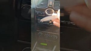 Как снять кнопки консоли на Ладе приоре