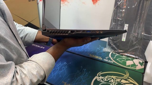 MSI WE73 Workstation || Best Laptop for Rendering-Computer Mania BD смотреть онлайн