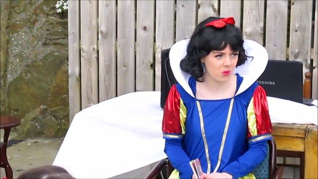 Snow White смотреть онлайн