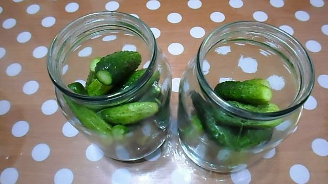 Пикантные маринованные огурцы с кетчупом Чили (по рецепту свекрови) смотреть онлайн