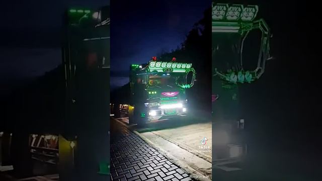 trucking team sankyu il start that comp but buses смотреть онлайн